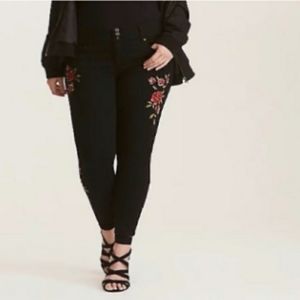 Torrid Super Stretch Floral Embroidered Black Jegging women's 18
